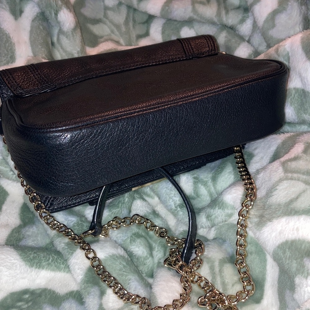 Kate Spade Black Crossbody Bag with Gold Chain - Picture 9 of 9